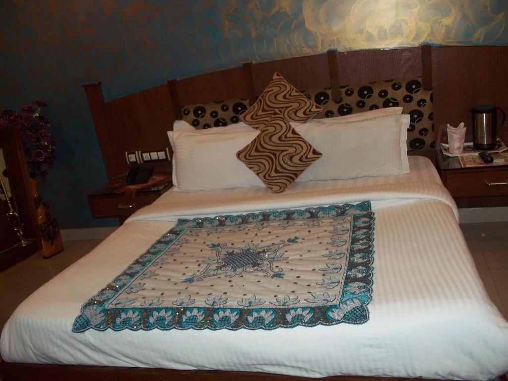 Hotel Shivdev International Near Railway Station 3*