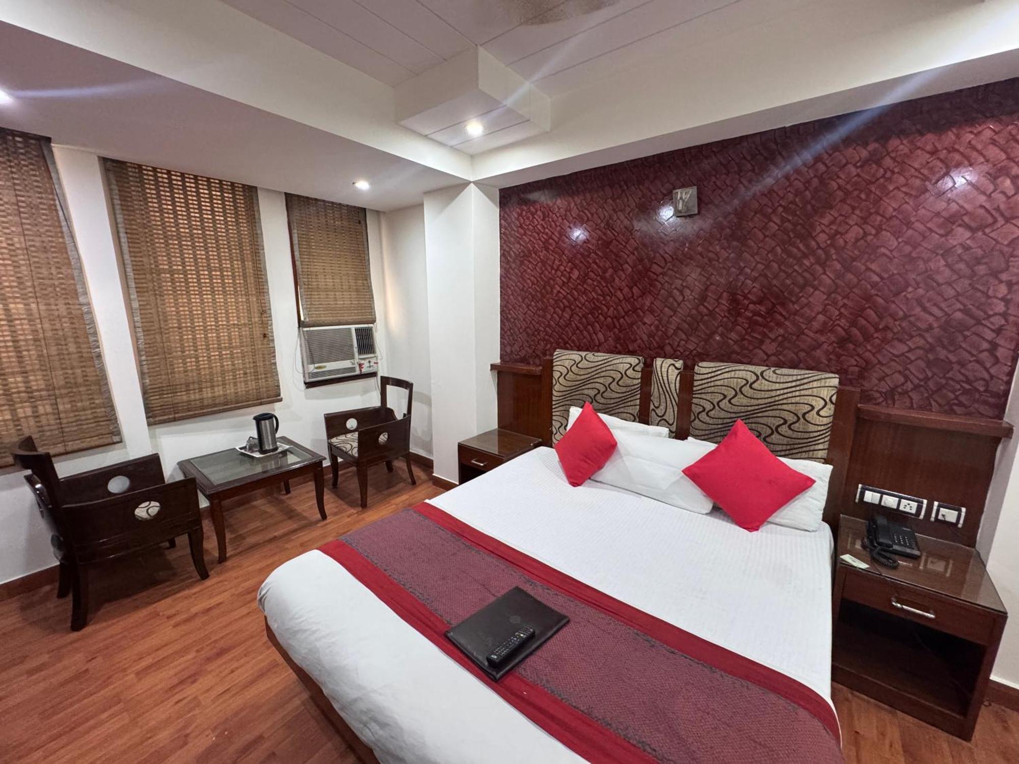 Shivdev International Near Railway Station Hotel 3*